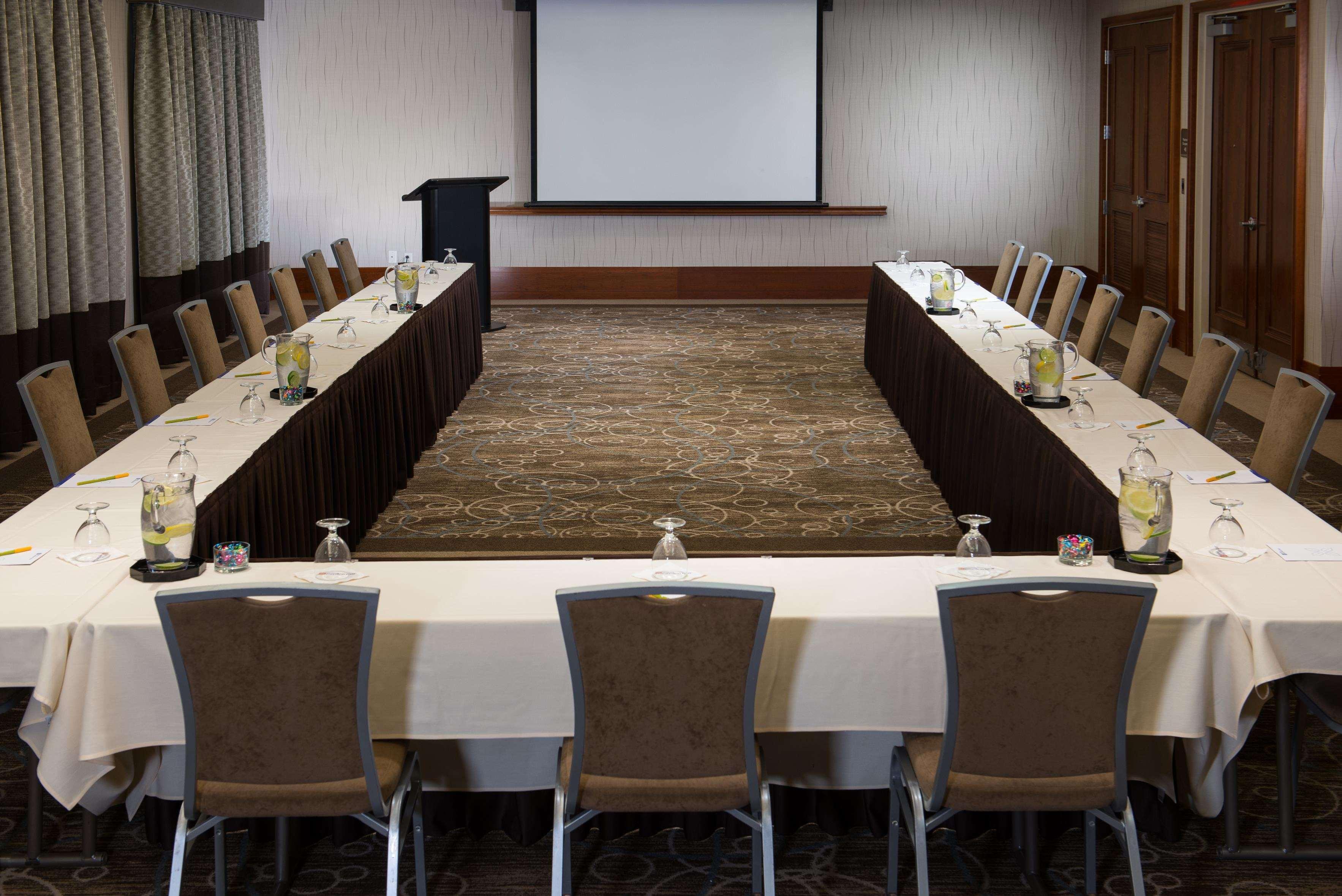 Hilton Garden Inn Portsmouth Downtown Экстерьер фото
