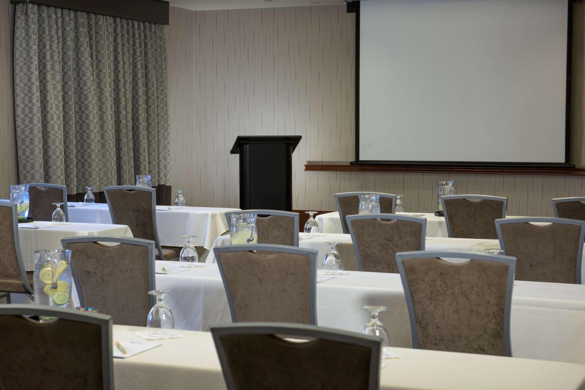 Hilton Garden Inn Portsmouth Downtown Экстерьер фото