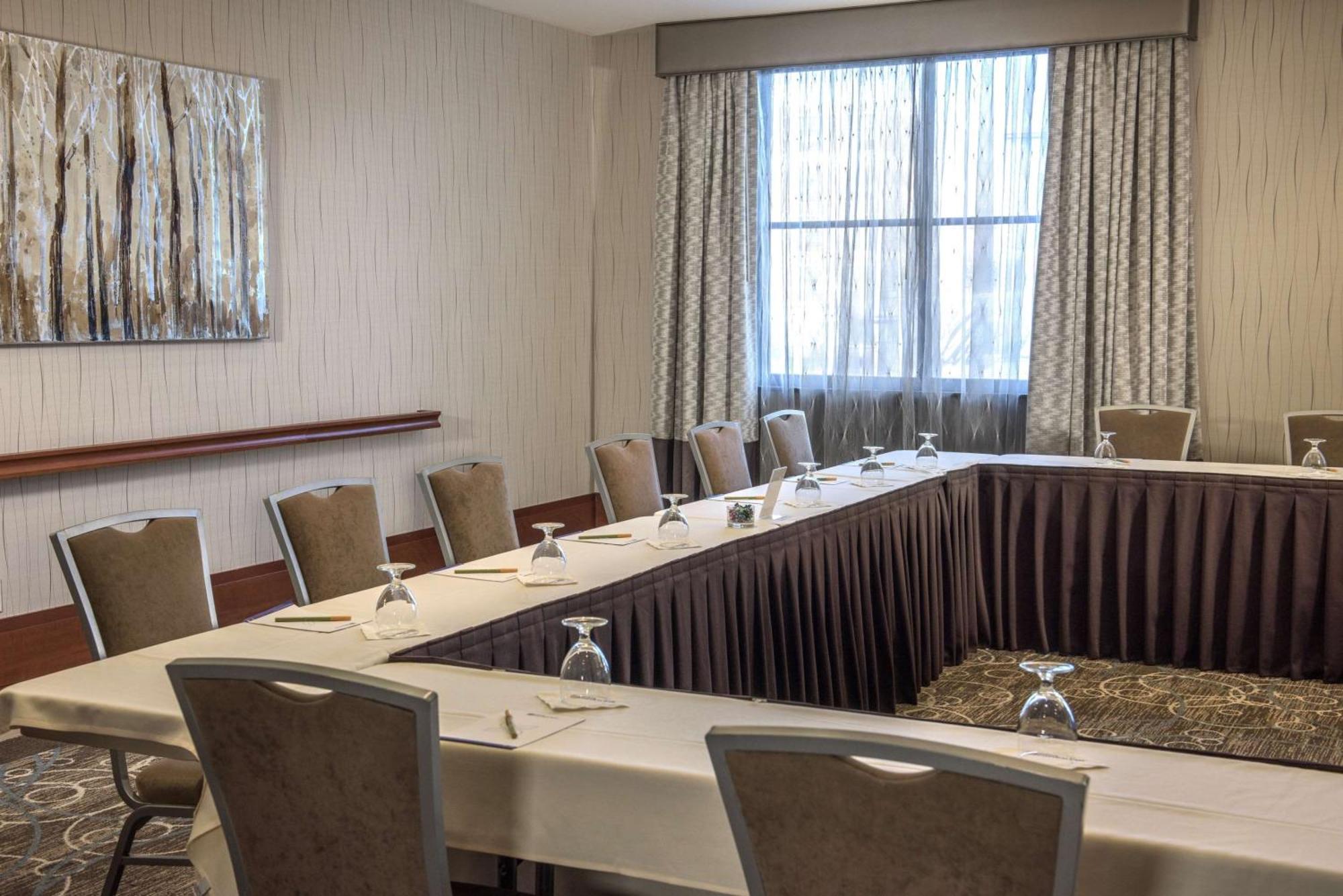 Hilton Garden Inn Portsmouth Downtown Экстерьер фото