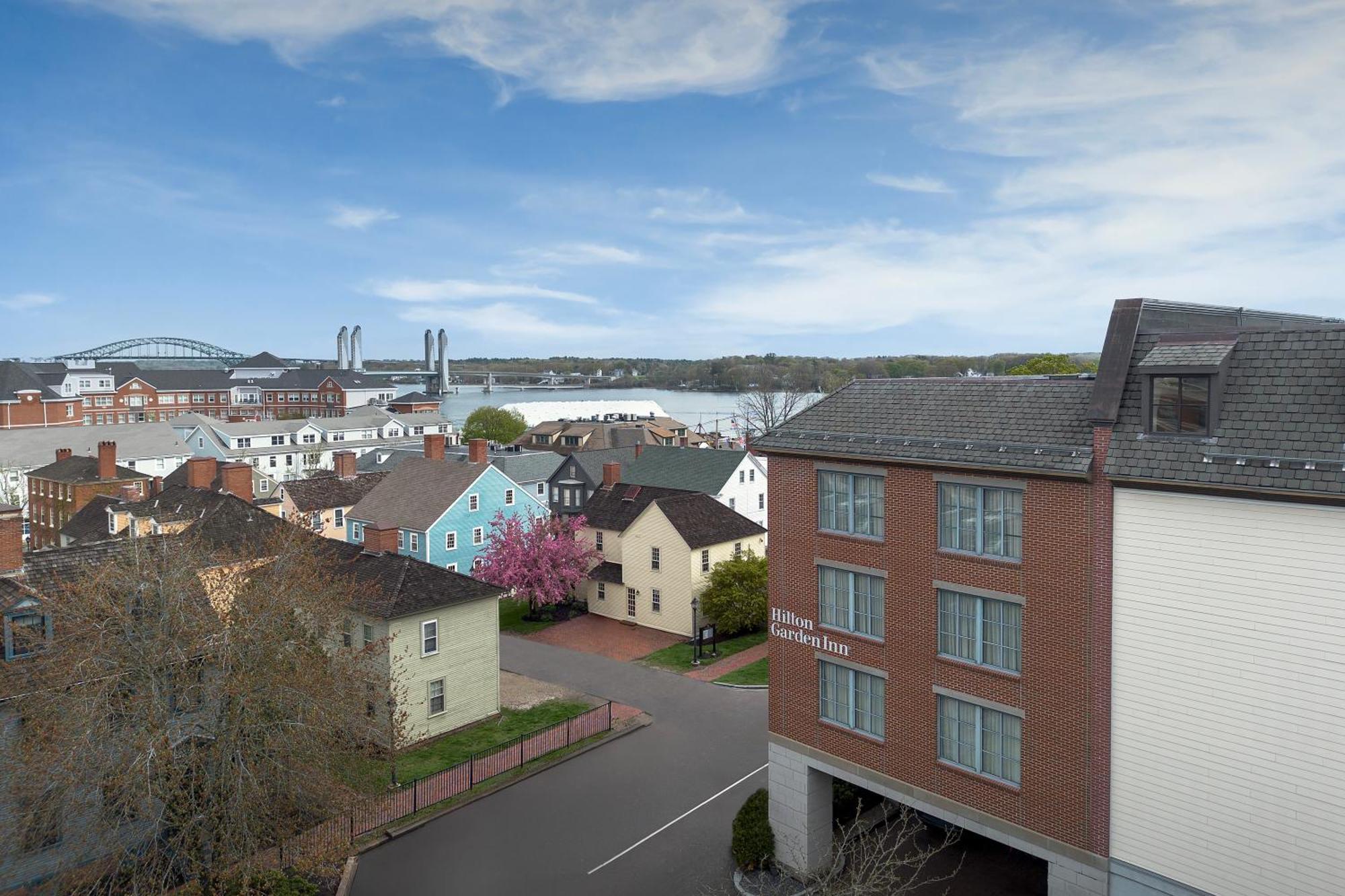 Hilton Garden Inn Portsmouth Downtown Экстерьер фото