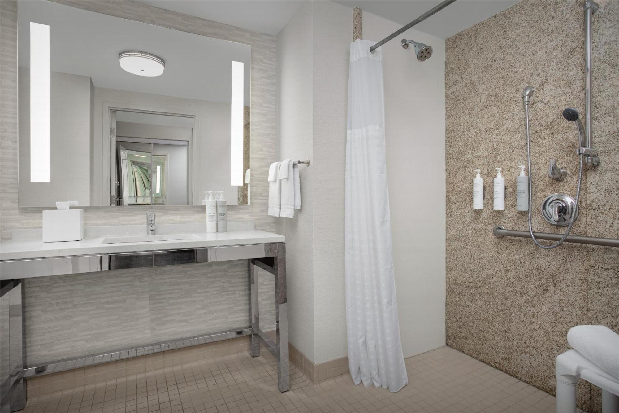 Hilton Garden Inn Portsmouth Downtown Экстерьер фото