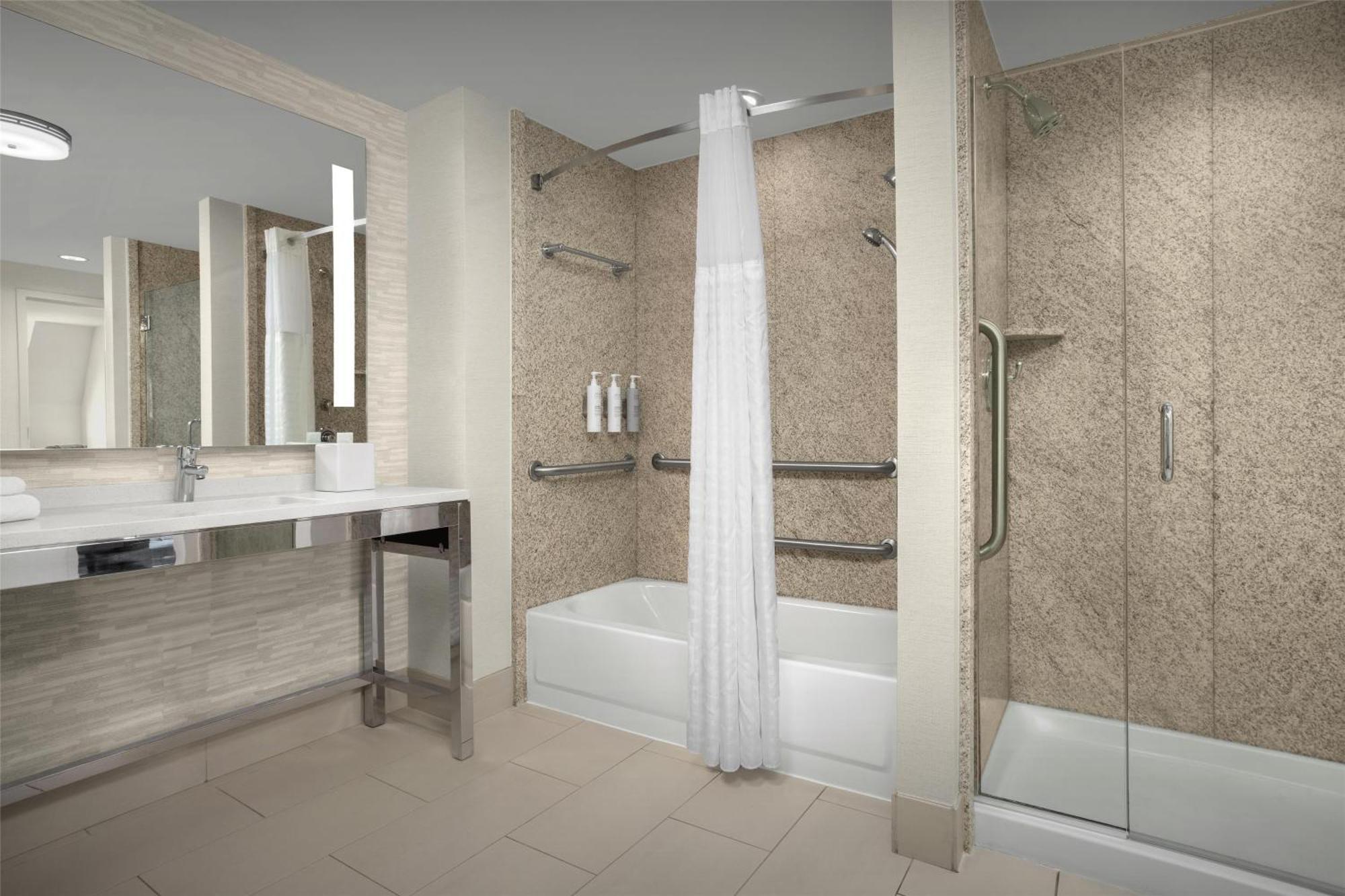 Hilton Garden Inn Portsmouth Downtown Экстерьер фото