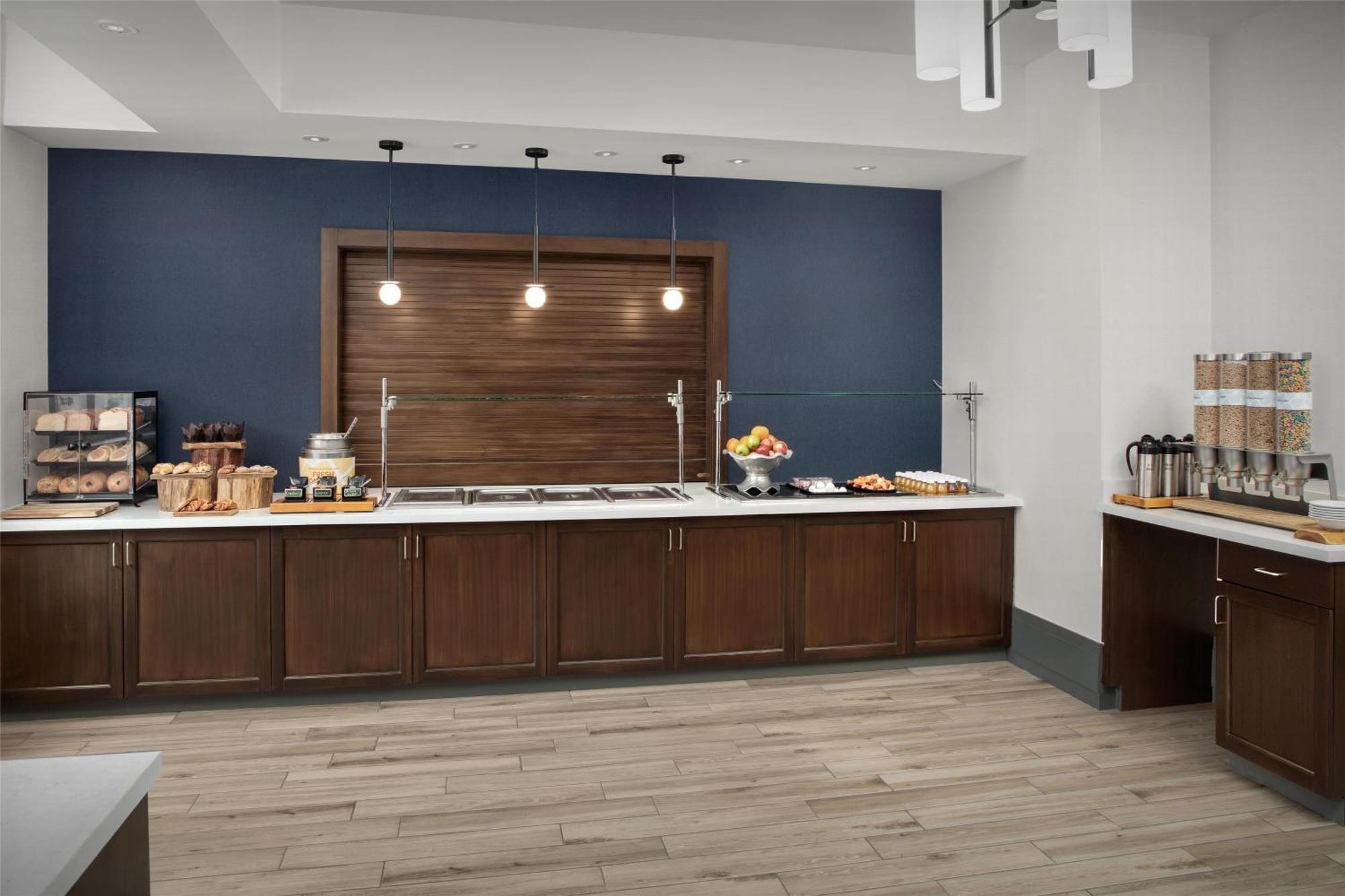 Hilton Garden Inn Portsmouth Downtown Экстерьер фото